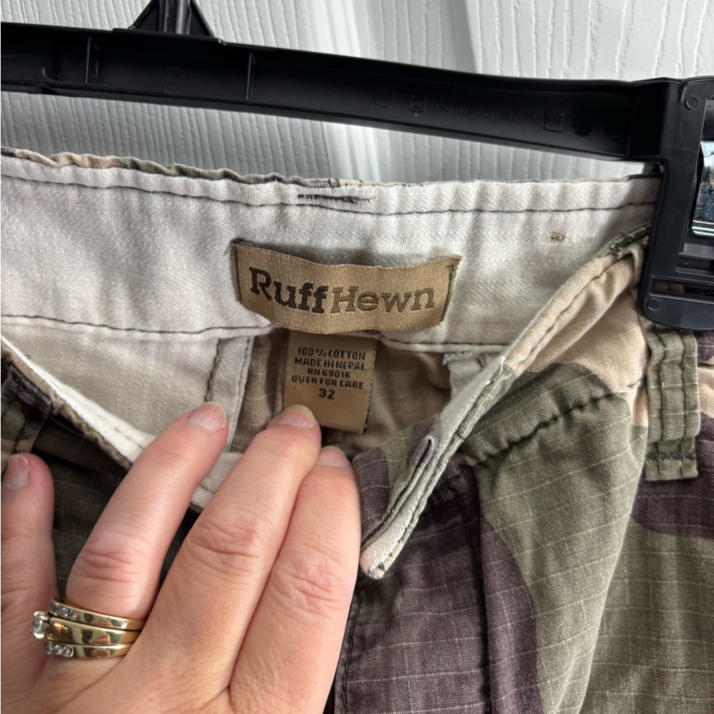 Ruff Hewn Men's Camouflage Cargo Shorts - Picture 2 of 3